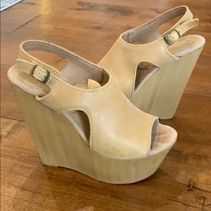 Nude Leather wedges
